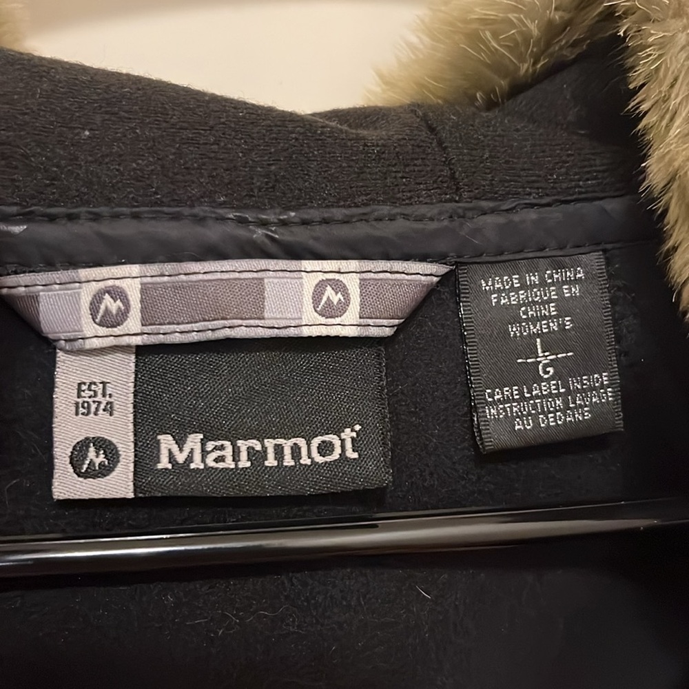 Marmot Furlong Jacket Black W/Tan Faux Fur Trim‎ Hooded Zip Front Pockets Large - Picture 2 of 7